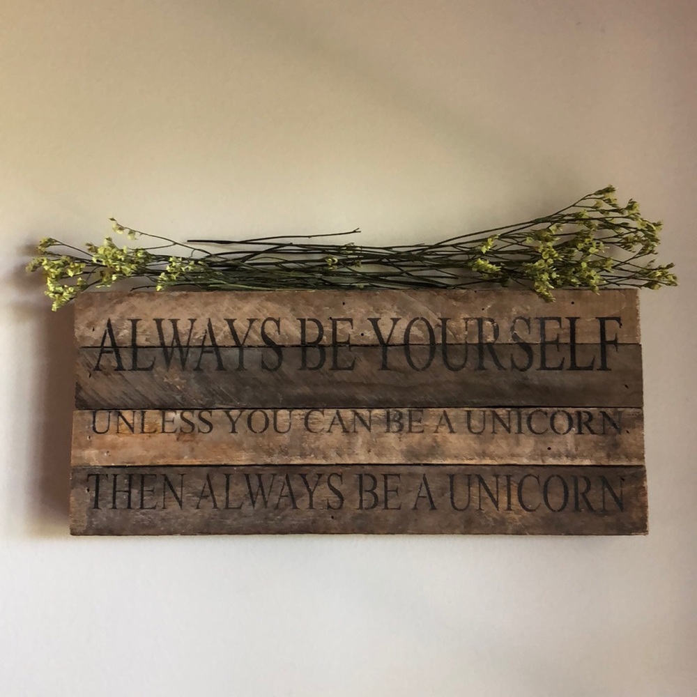 Rustic unicorn decor